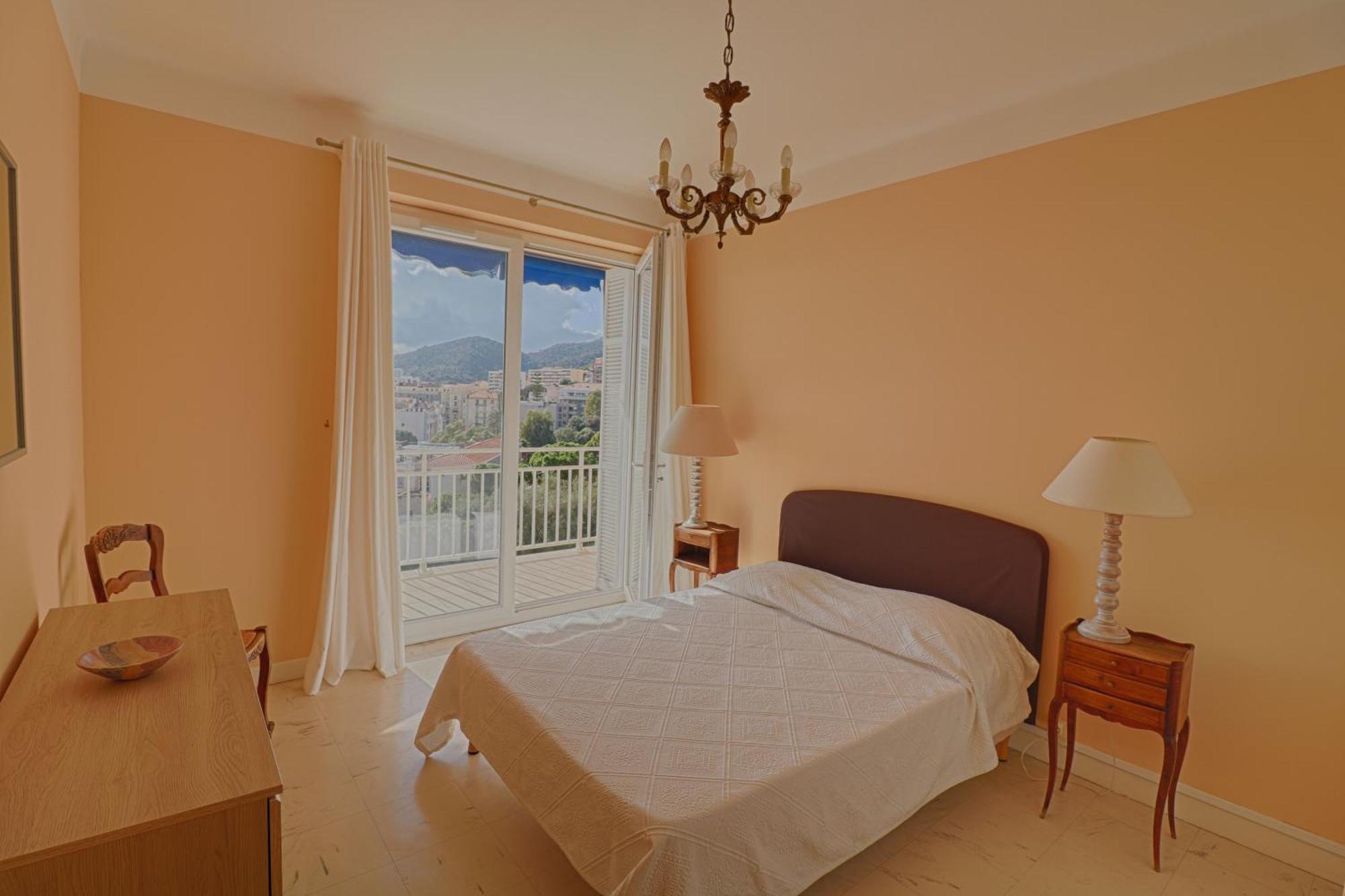 Centre Les Pins Apartment