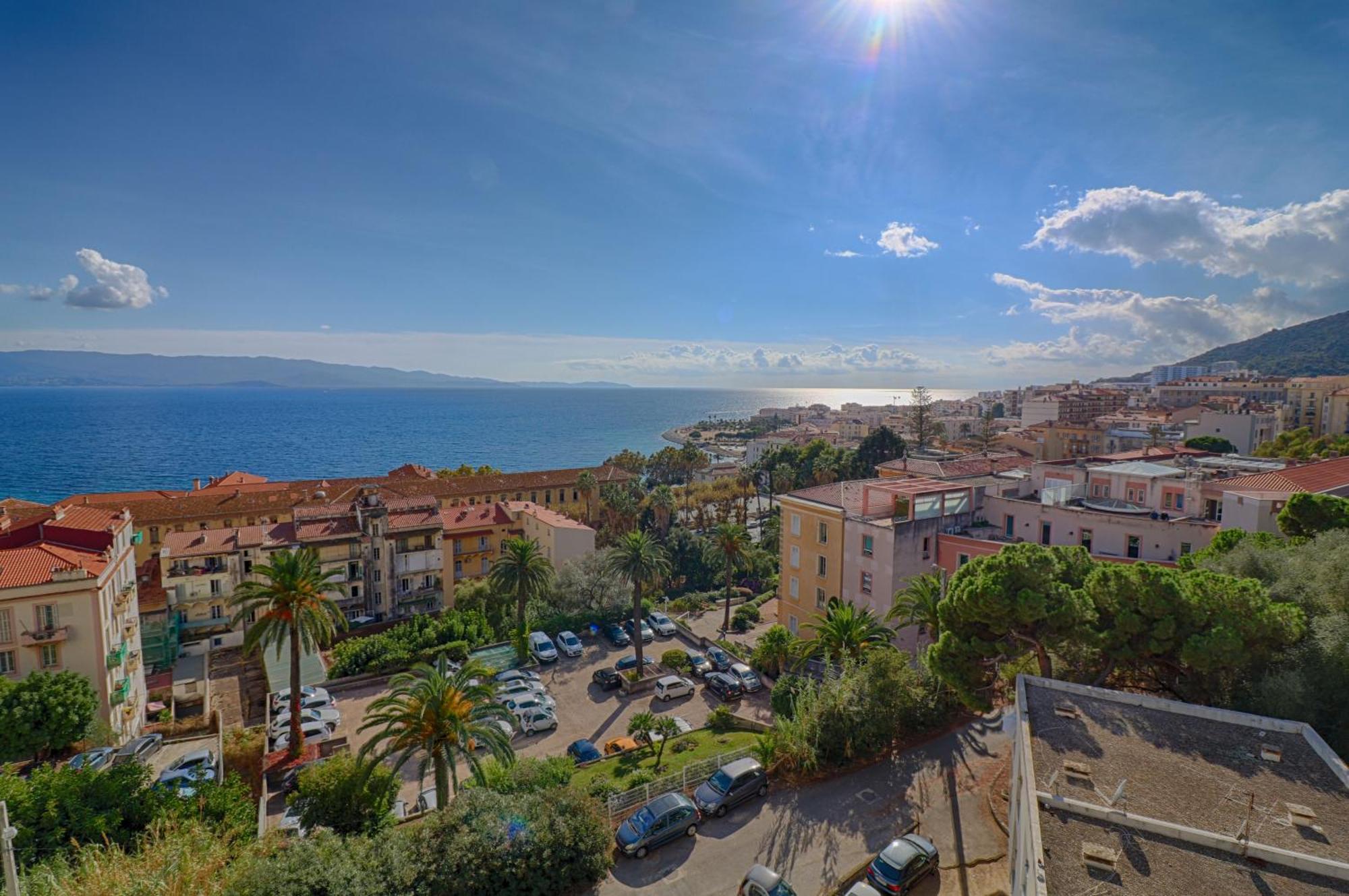 Centre Les Pins * Ajaccio (Corsica)